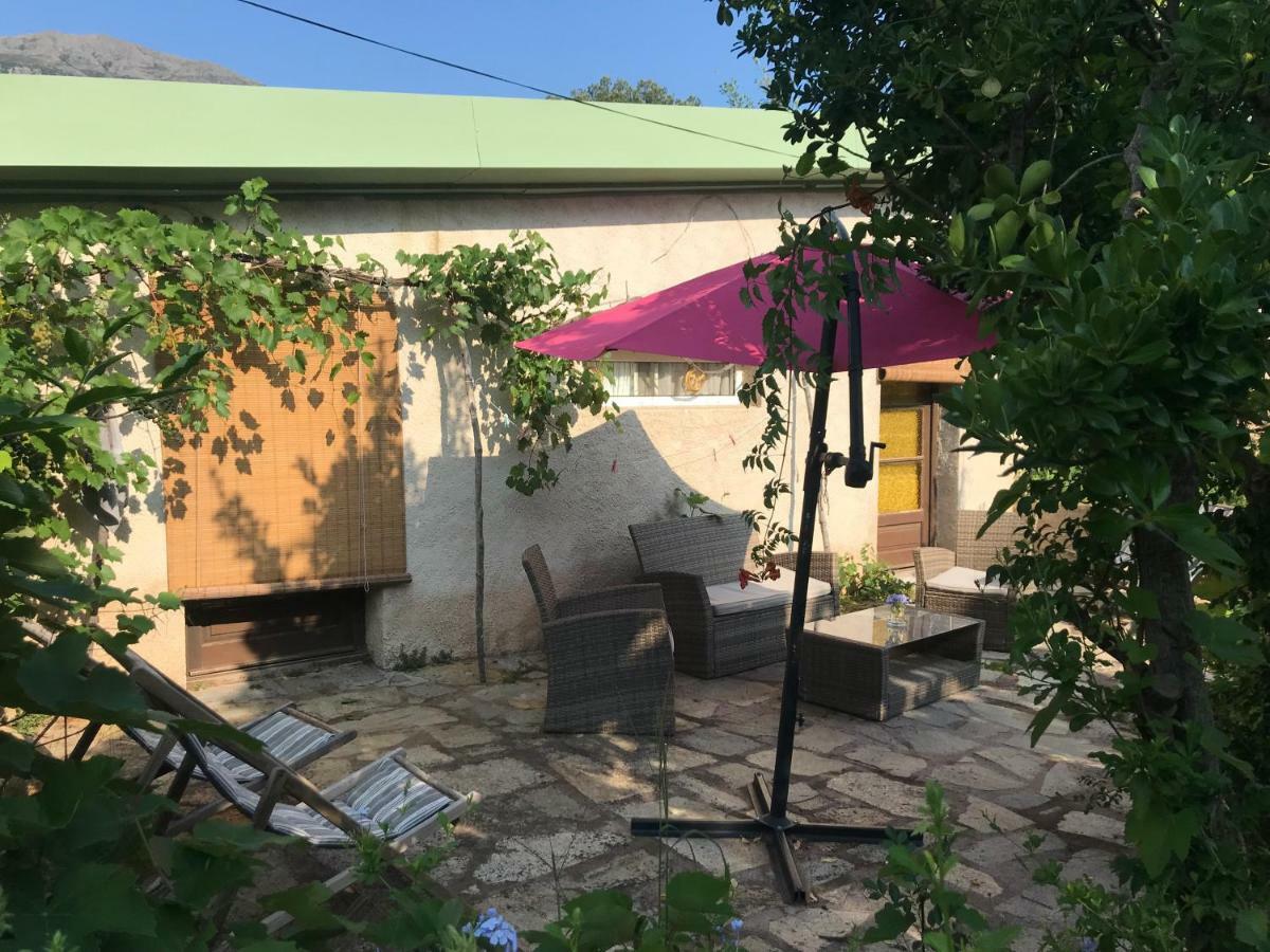 Gite U Licetu A La Campagne Oreta Εξωτερικό φωτογραφία