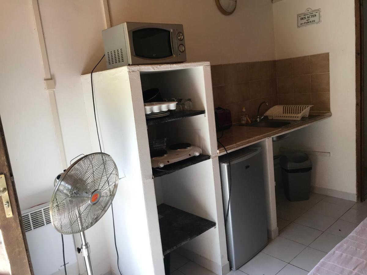 Gite U Licetu A La Campagne Oreta Εξωτερικό φωτογραφία